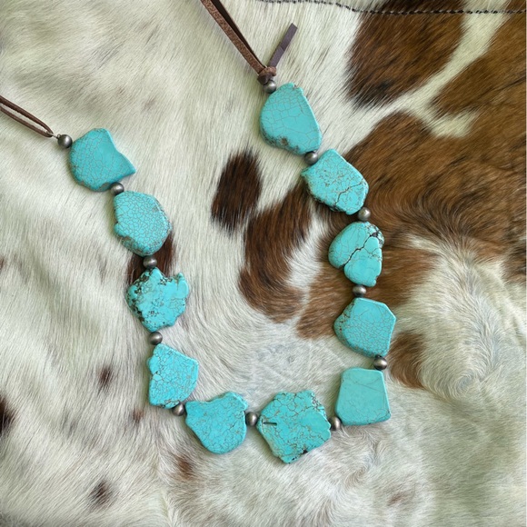 Western Turquoise Slab Necklace - Picture 2 of 2